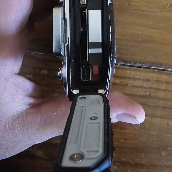 Olympus Tough TG 610 Digital Camera - Picture 3 of 4